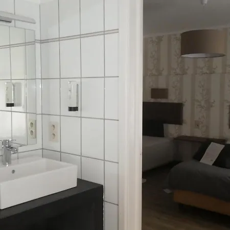 Des Roches Hotel 3*